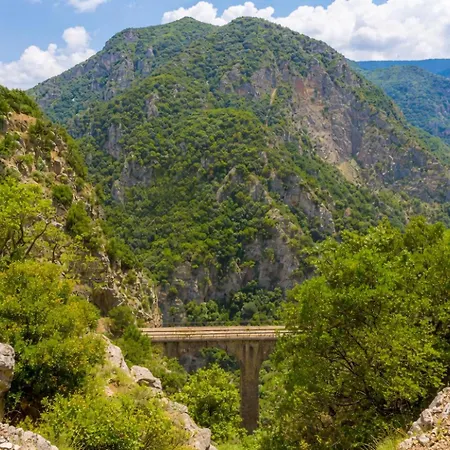 Ena - Elegant Mountain View With Pool Feriehus *