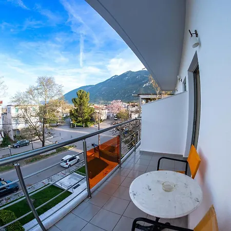 Feriehus Ena - Elegant Mountain View With Pool *