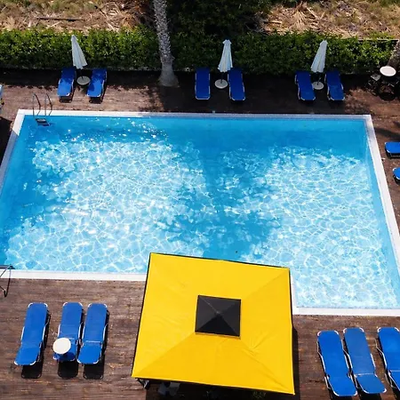 Ena - Elegant Mountain View With Pool
