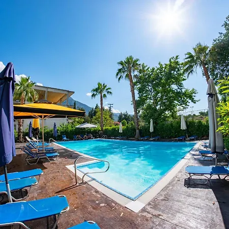 Дом отдыха Ena - Elegant Mountain View With Pool Лутра Ипатис