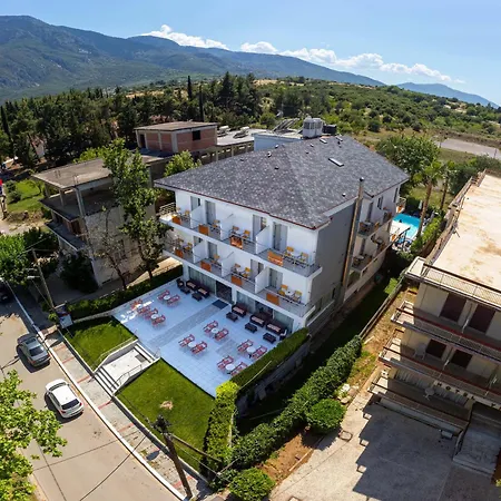 Ena - Elegant Mountain View With Pool